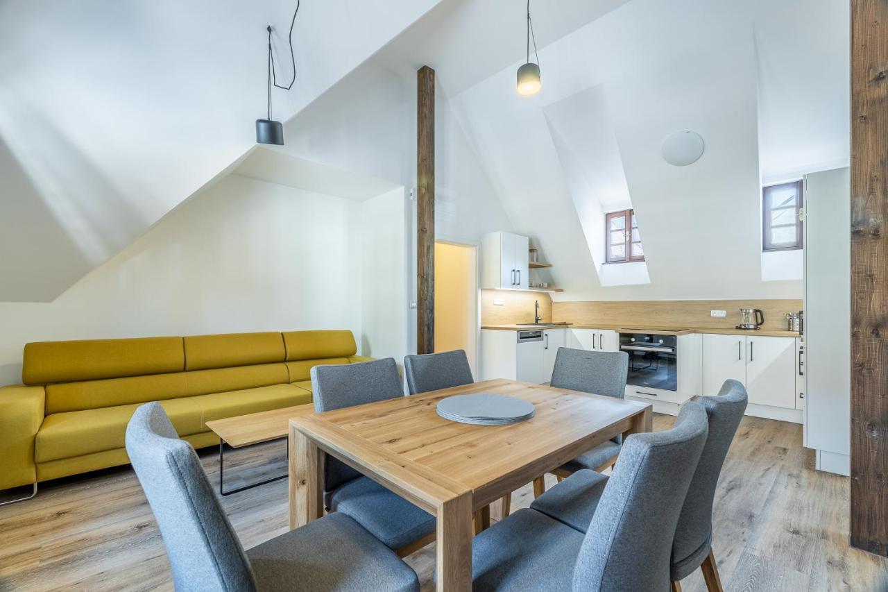 Residence Wurmfeld - Rodinny Apartman S 3 Loznicemi Český Krumlov Exteriör bild